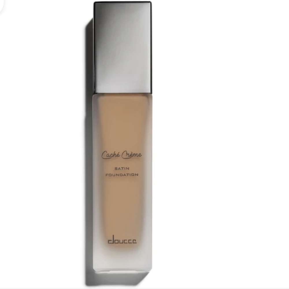 NIB Doucce Cache Creme Satin Foundation YD11